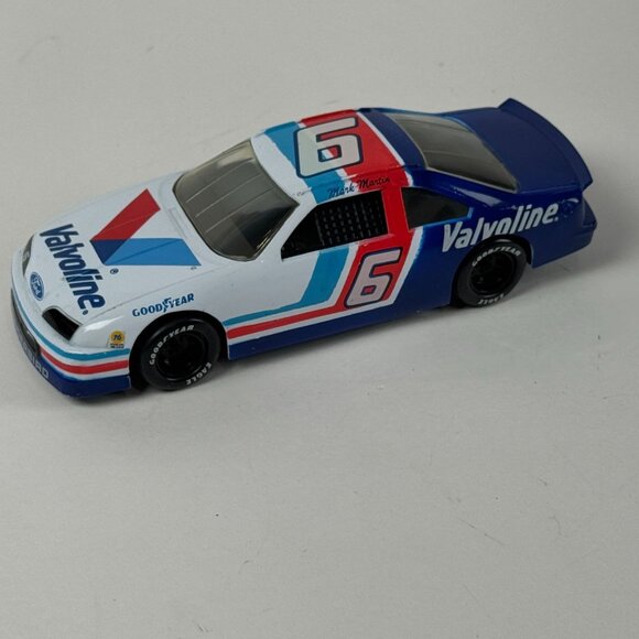 Racing Champions 1992 NASCAR Vintage Mark Martin 6 Valvoline Ford Thunderbird - Picture 3 of 9